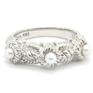 JUDITH RIPKA 3 PEARL STERLING RING